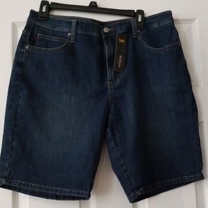 Lee medium blue jean shorts - Women's size 14